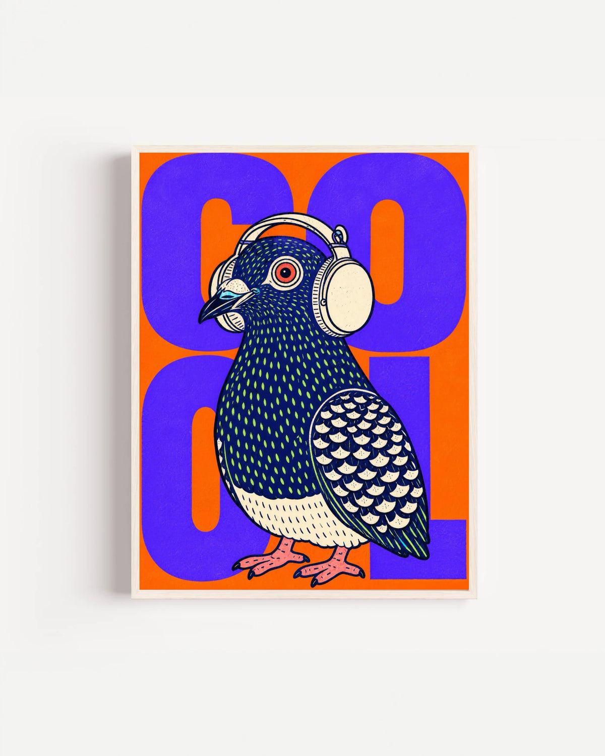 Poster Animali da Disco – Piccione in cornice bianca: un piccione con le cuffie su fondo viola e blu.
