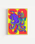 Poster Animali da Disco – Polpo in cornice rovere: un polpo viola dai tentacoli colorati, su fondo rosso e verde.